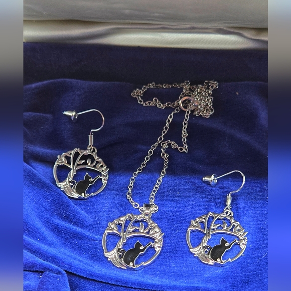 Silver Tonw Black Cat Reach Tree Of Life Necklace Earrings Set - Picture 6 of 16